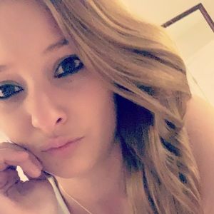 Meet your Posher, Destinee